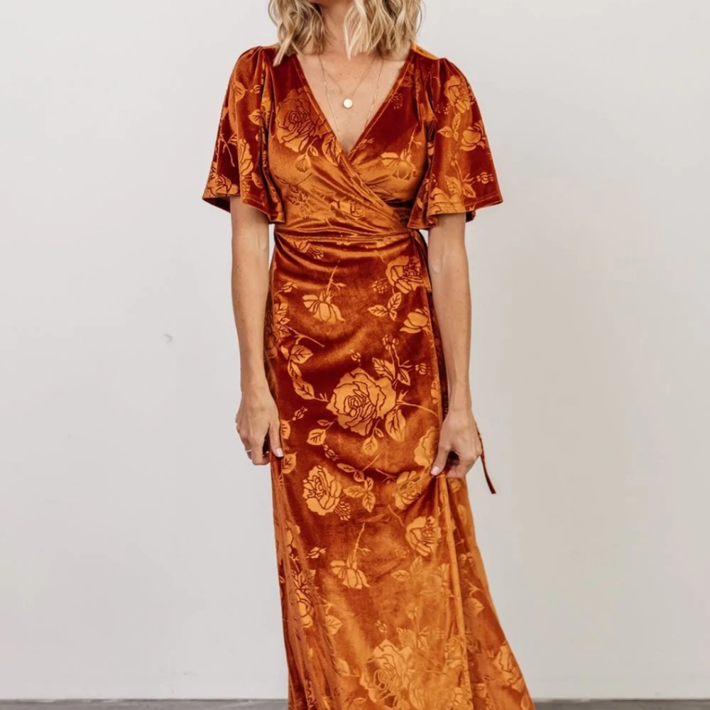 Danielle velvet embossed dress in rust